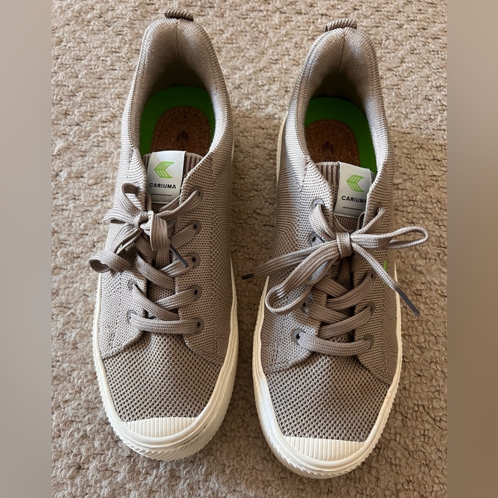 Cariuma Women’s IBI Low Sand Knit Sneakers Sand Beige